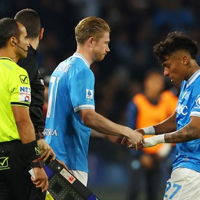 Tras más de 4 meses, De Bruyne volvió a jugar ante la ovación del Napoli