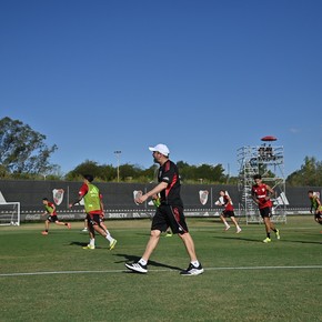 Coudet sigue con la intensa preparación del equipo para su debut como DT de River