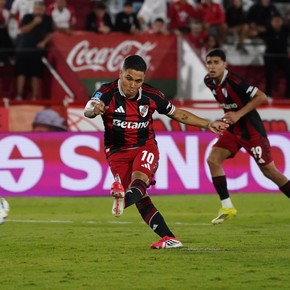 Video: Quintero entró y erró el penal para River vs. Huracán