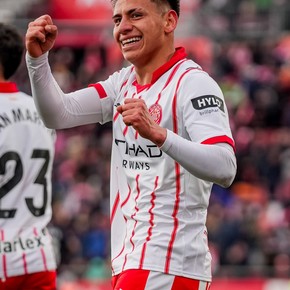 Video: primer gol y asistencia de chilena del Diablito Echeverri en el Girona