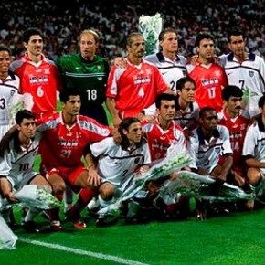 El día que Estados Unidos e Irán posaron juntos y se repartieron flores en Francia '98