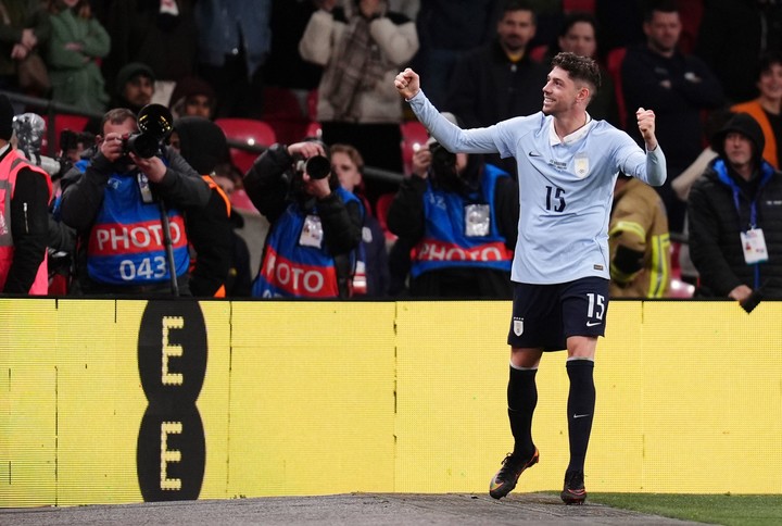 Uruguay rescató un empate ante Inglaterra (John Walton/PA via AP).