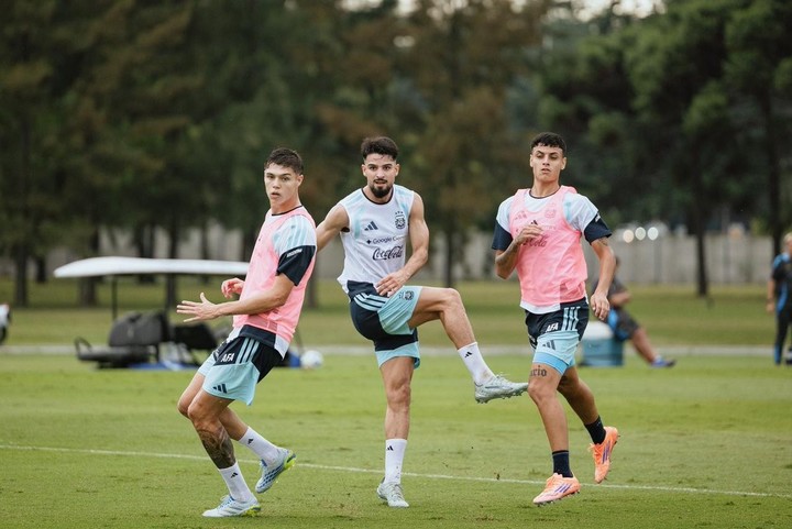 El Flaco López convirtió el único gol de la práctica.