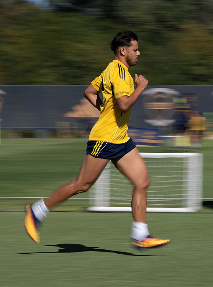 Ángel Romero, recuperado de un desgarro. Podría concentrar vs. San Lorenzo (Prensa Boca).