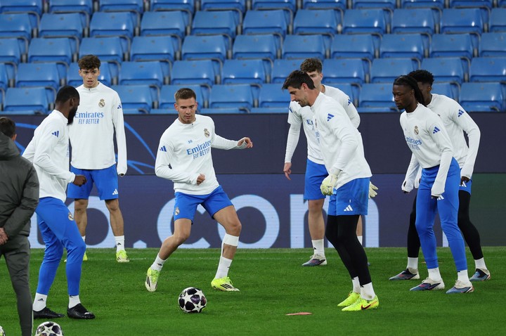Mastantuono, entrenando en el Real Madrid (EFE).