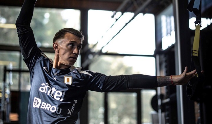 Muslera volvió a ser citado en Uruguay.