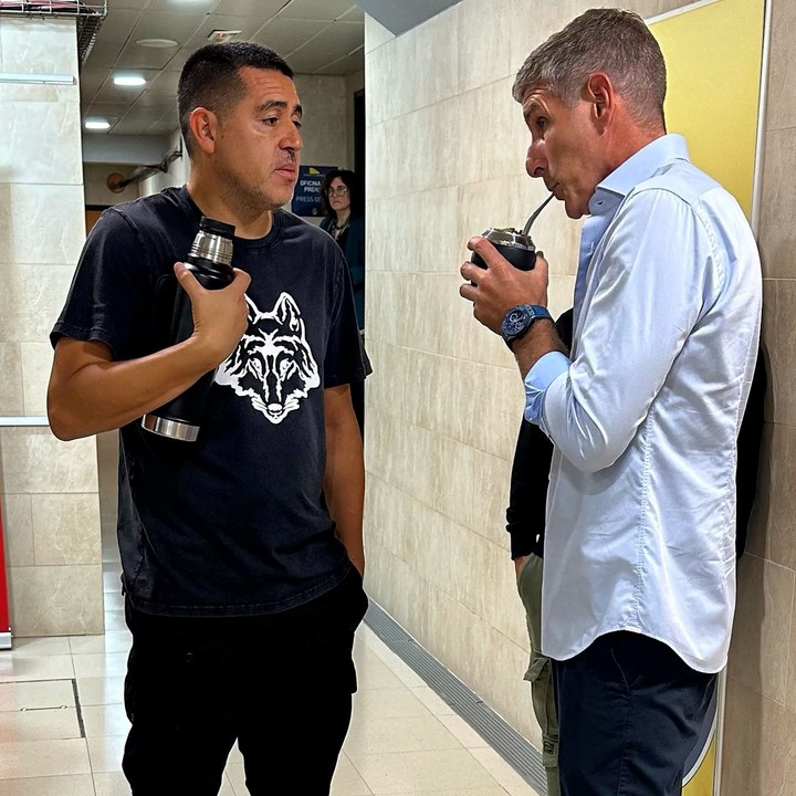 illarreal celebra sus 100 años de existencia con un partido de Leyendas en el que participan varias de sus ex-glorias como es el caso de Juan Román Riquelme y Martín Palermo. @VillarrealCF