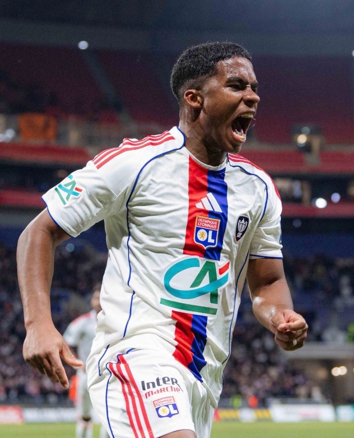 Endrick festejando un nuevo gol con el Lyon. (Foto: @OL)