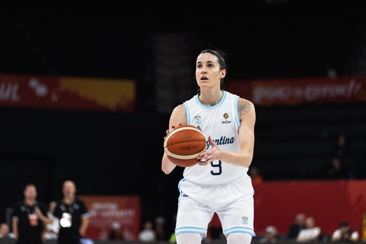 Derrota para Argentina en el debut.
