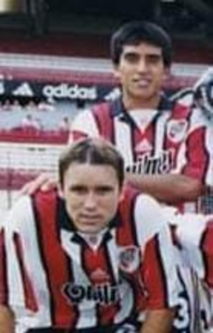 Norberto Acosta y el Chacho Coudet en un partido de River en el Monumental.