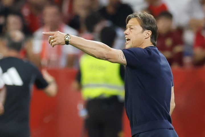 Matías Almeyda en Sevilla. (EFE)