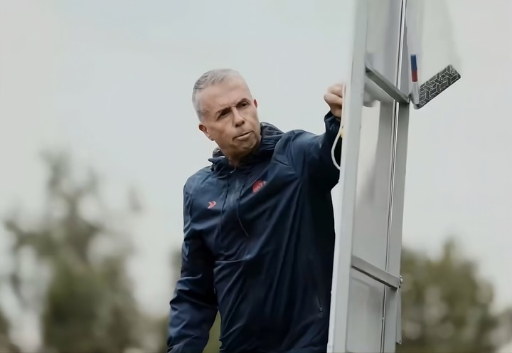 Las imágenes del primer entrenamiento de Gustavo Álvarez como DT de San Lorenzo. (@SanLorenzo)..