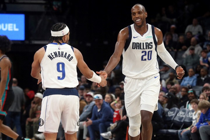 Middleton y Nembhard en Memphis (Reuters).