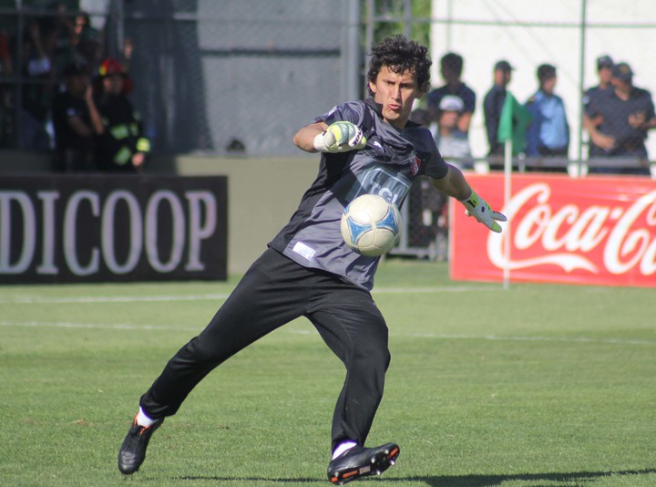 Hilario Navarro en Independiente.  (FotoReporter)