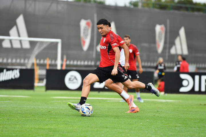 Kendry Páez se movió con normalidad. Prensa River.