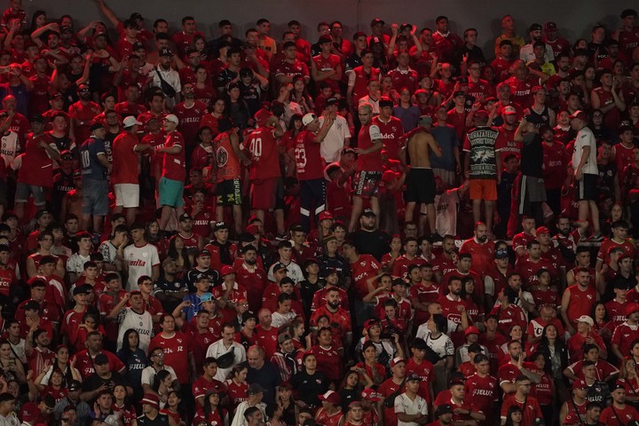 La hinchada de Independiente (Fernando de la Orden=. 