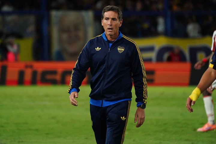 “Tenemos paciencia para atacar, pero que nunca deje de girar la pelota", analizó el DT de Boca (Emmanuel Fernández).
