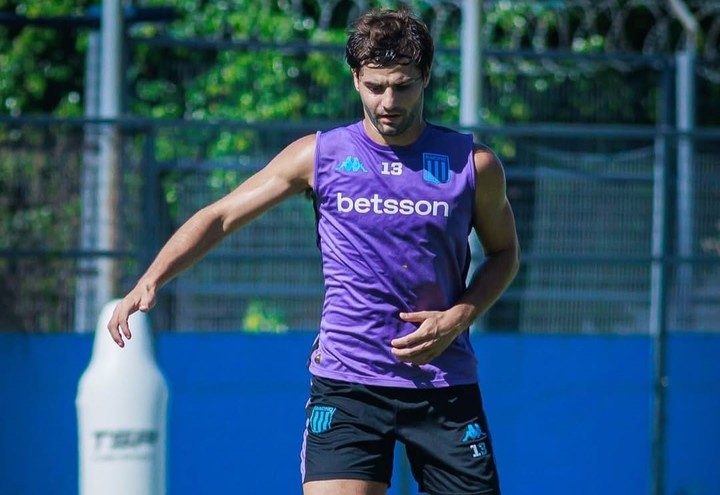 Santiago Sosa es otro de los titulares que estaría de entrada por loso 32avos de la Copa Argentina. Foto: Prensa Racing.