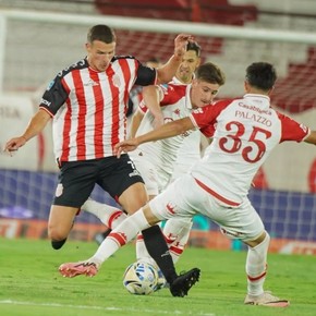 Empate con polémica: a Huracán no le cobraron un penal e igualó con Barracas