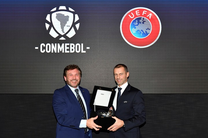 Conmebol y UEFA se reúnen para ponerle fin al asunto (Photo by Harold Cunningham - UEFA/UEFA via Getty Images).