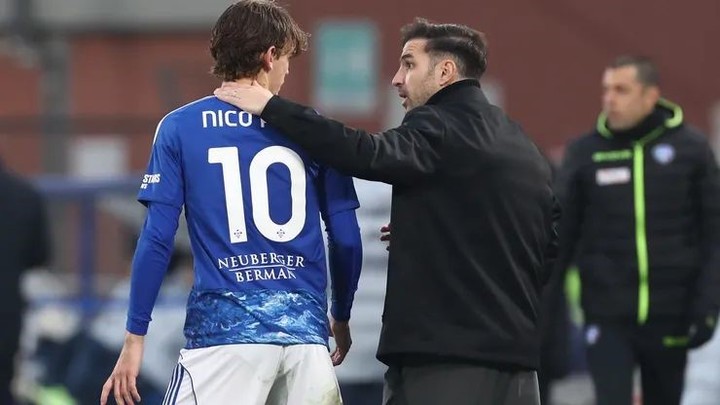 Cesc Fàbregas castigó a Nico Paz por llegar al almuerzo (Foto/Getty Images).