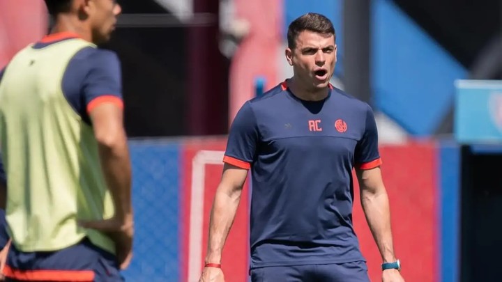 Alan Capobianco, flamante DT interino de San Lorenzo.