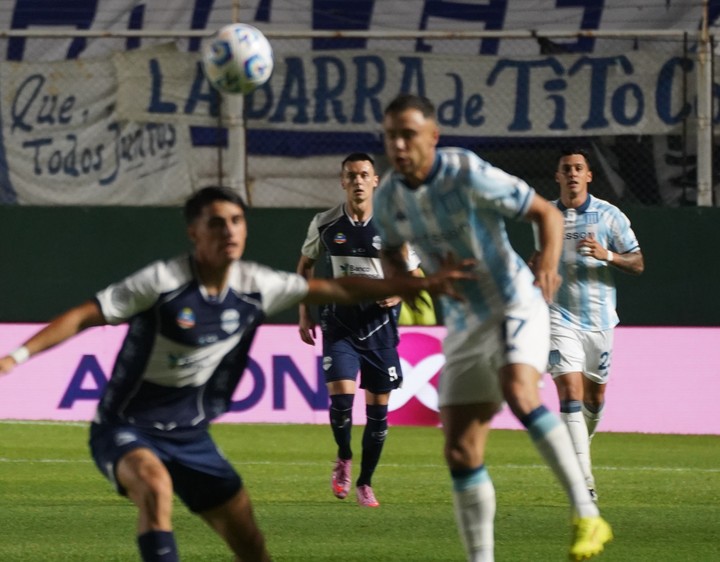 Racing jugará siete partidos en 25 días
(Foto Marcelo Carroll - FTP CLARIN).