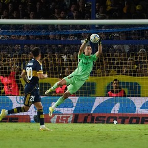 Marchesin salió lesionado y prendió las alarmas en Boca