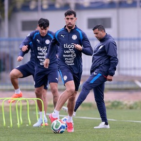 Con la "banda argenta", Paraguay se prepara en Grecia para su primer amistoso 
