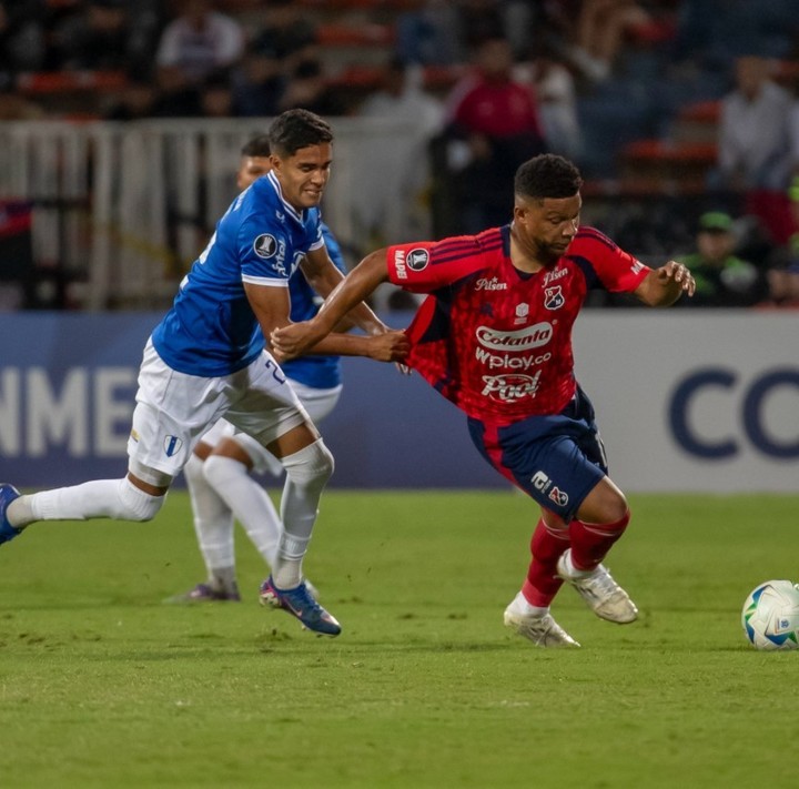 Frank Fabra ante Juventud de Las Piedras.
@Libertadores