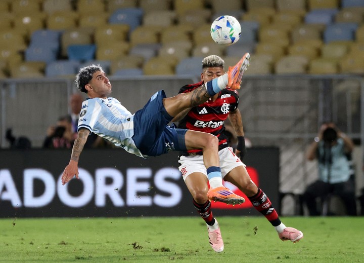Martirena, figura en Racing en la Sudamericana 2024, se enfrentó con Flamengo por la Libertadores 2025.  REUTERS/Sergio Moraes