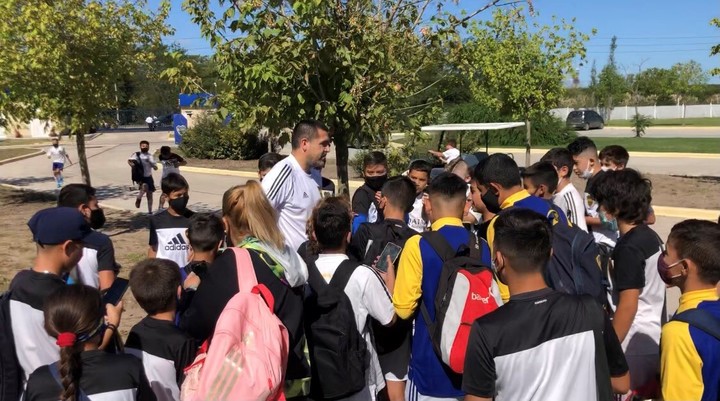 "Riquelme está todo el día en el predio, no es un presidente normal", dijo Soñora.
