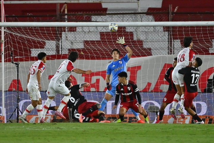 La secuencia de la última atajada de Beltrán. Prensa River.