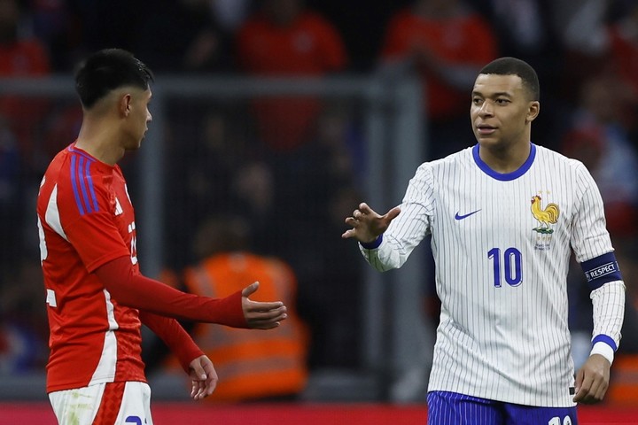 Francia enfrentó a Chile en Marsella. (EFE)