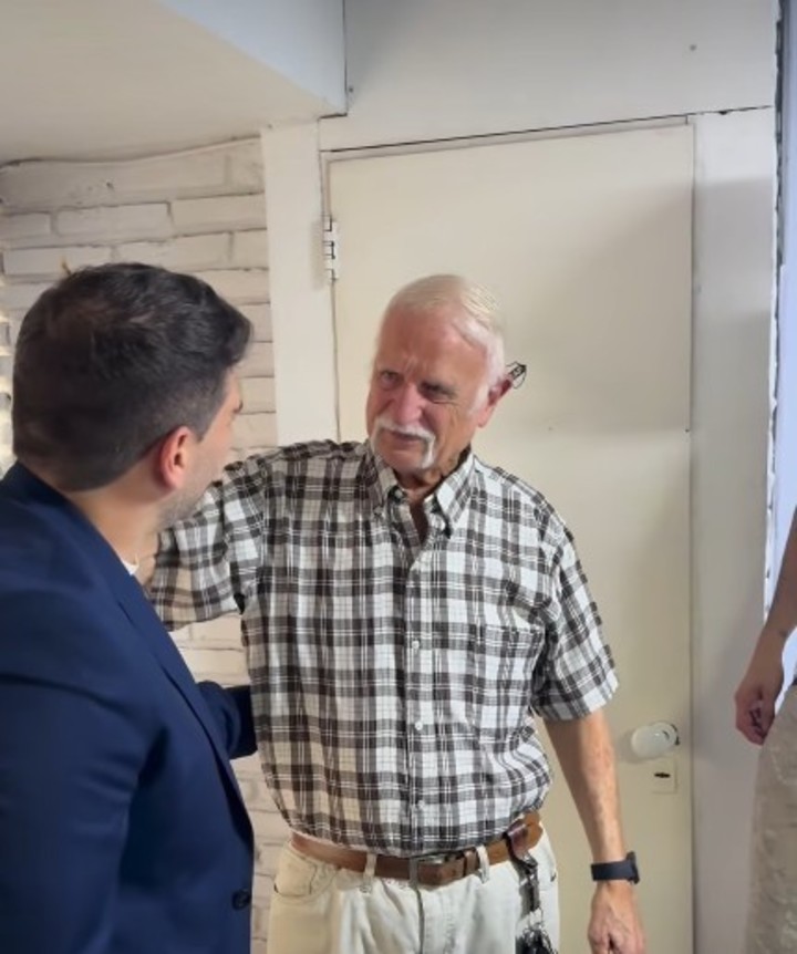 Baldomero junto al presidente de Platense (Instagram).