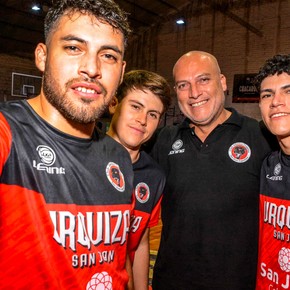 La historia de un padre y tres hijos que comparten equipo en el básquet: los Cabañas en Urquiza San Juan