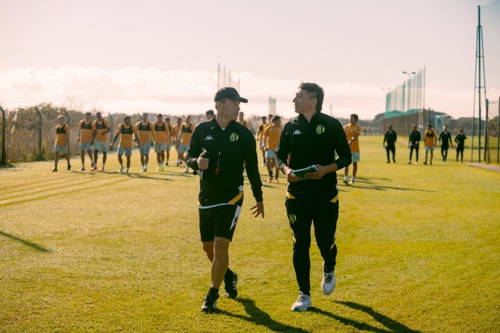 Damonte ya dirigió su primera práctica (Prensa Aldosivi).