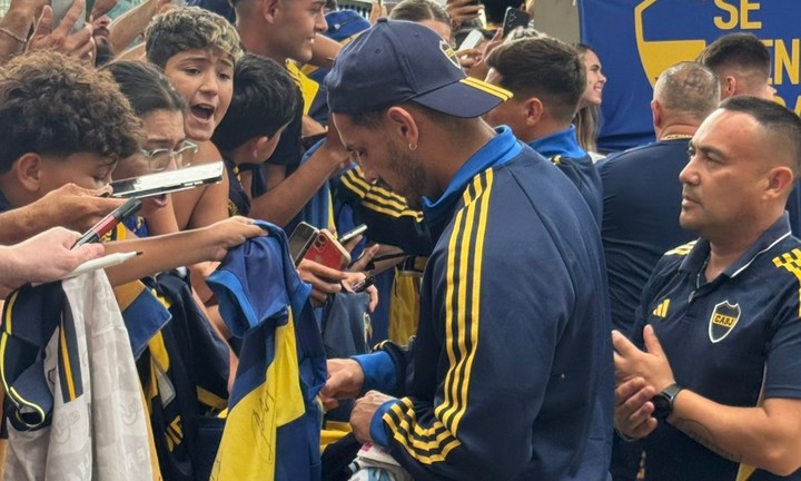La llegada de Boca a Santa Fe. Fotos tato_aguilera / emilianoraddi