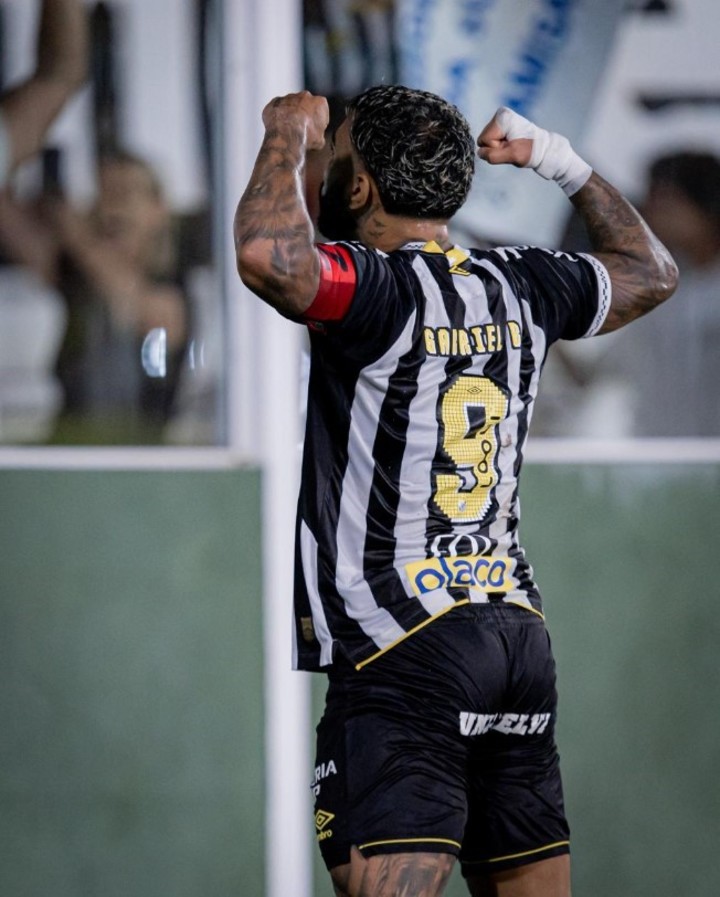 Gabigol salvó a su equipo y metió su mítico festejo en uno de los goles (Foto: @SantosFC).