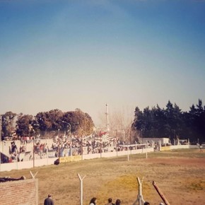 Riestra: de usar su cancha como estacionamiento a jugar en Brasil por Sudamericana