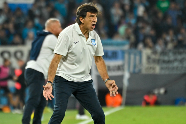 Costas en el Cilindro: el DT fue bancado por la gente (FOTOBAIRES).