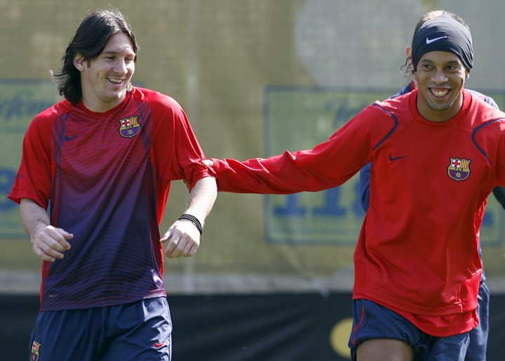 Messi y Ronaldinho forjaron una gran relación en Barcelona. Foto: EFE
