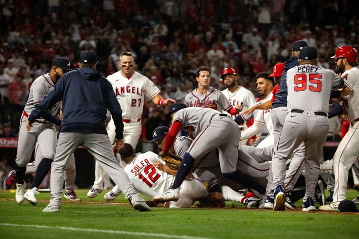 La pelea en Anaheim (AP).