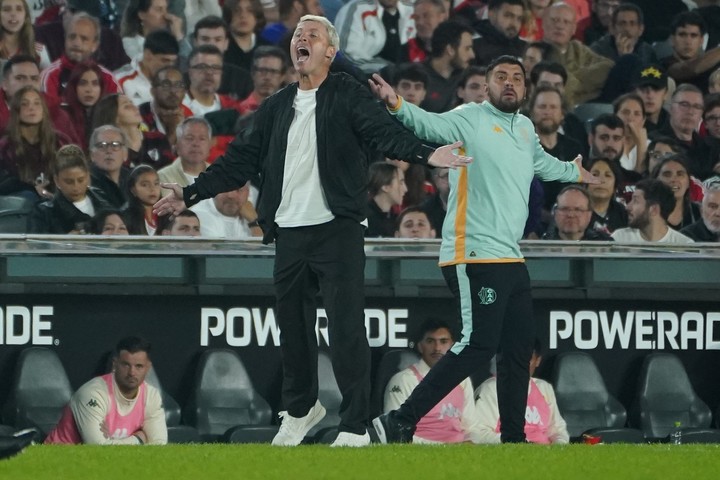 Damonte se mostró enojado con el arbitraje (Foto: Juano Tesone).