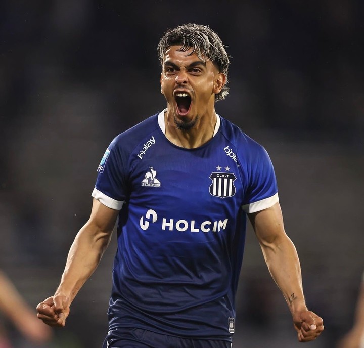 Ronaldo Martínez festeja su gol (Foto: Prensa Talleres).