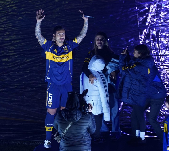 Paredes fue recibido por una Bombonera repleta. (Foto: Juano Tesone)