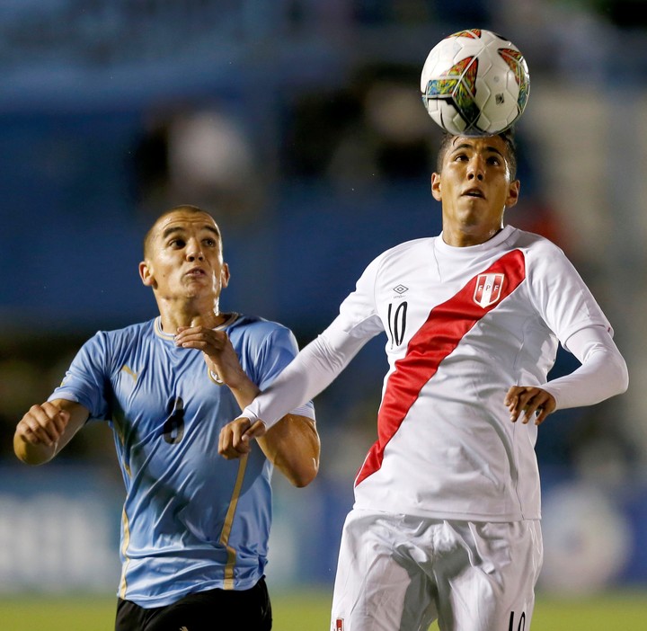 Mauro Arambarri con el Sub 20 de Uruguay en 2015.