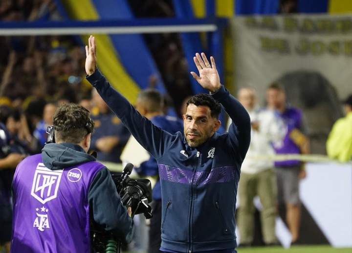 Tevez, reconocido por la gente de Boca en su última visita con Talleres. (Marcelo Carroll)