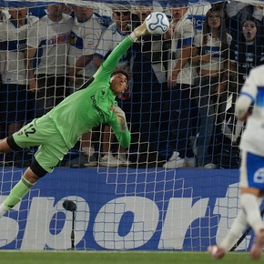 La mirada de Brey sobre su gran atajada y lo que pasó en el gol de Católica
