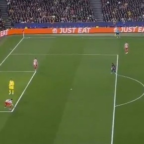 La polémica mano del Atlético de Madrid que no fue penalti: sin revisión del VAR y un Flick incrédulo 
